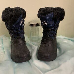 Kids Sport Boots. NEW Faux Fur Enterior and Edge. Kids Sz 12 (29) Lace Up. WRS1
